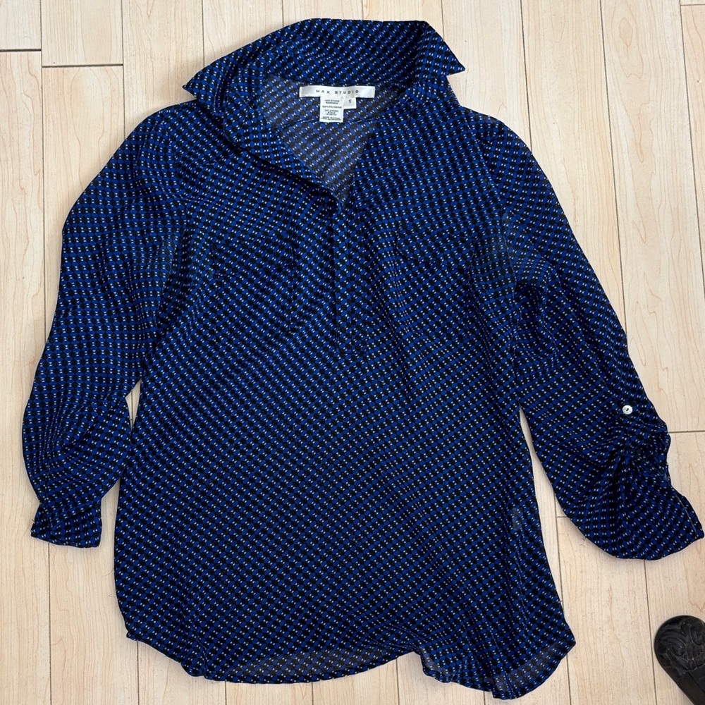 Women's Max Studio Blue Patterned Top